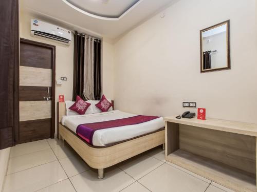 OYO 4042 Hotel Mehar Residency