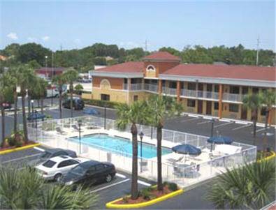 Howard Johnson Express Inn Suites - South Tampa / Airport