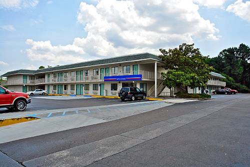 Motel 6 Charleston North