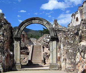Ruïnes van het klooster en de kerk van Recolección