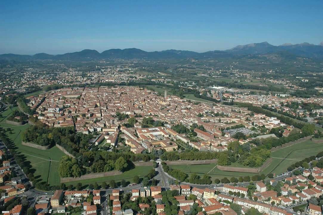 Lucca, middeleeuws dorp Toscane