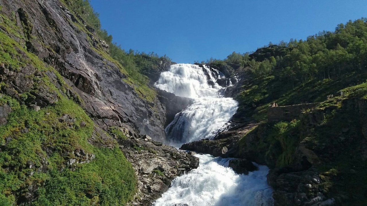 Kjosfossen Falls (cascata ou cachoeira), Rallarvegen, Myrdal, Noruega