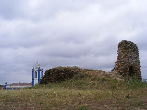 Ruinen des Schlosses von Messejana (Messejana)